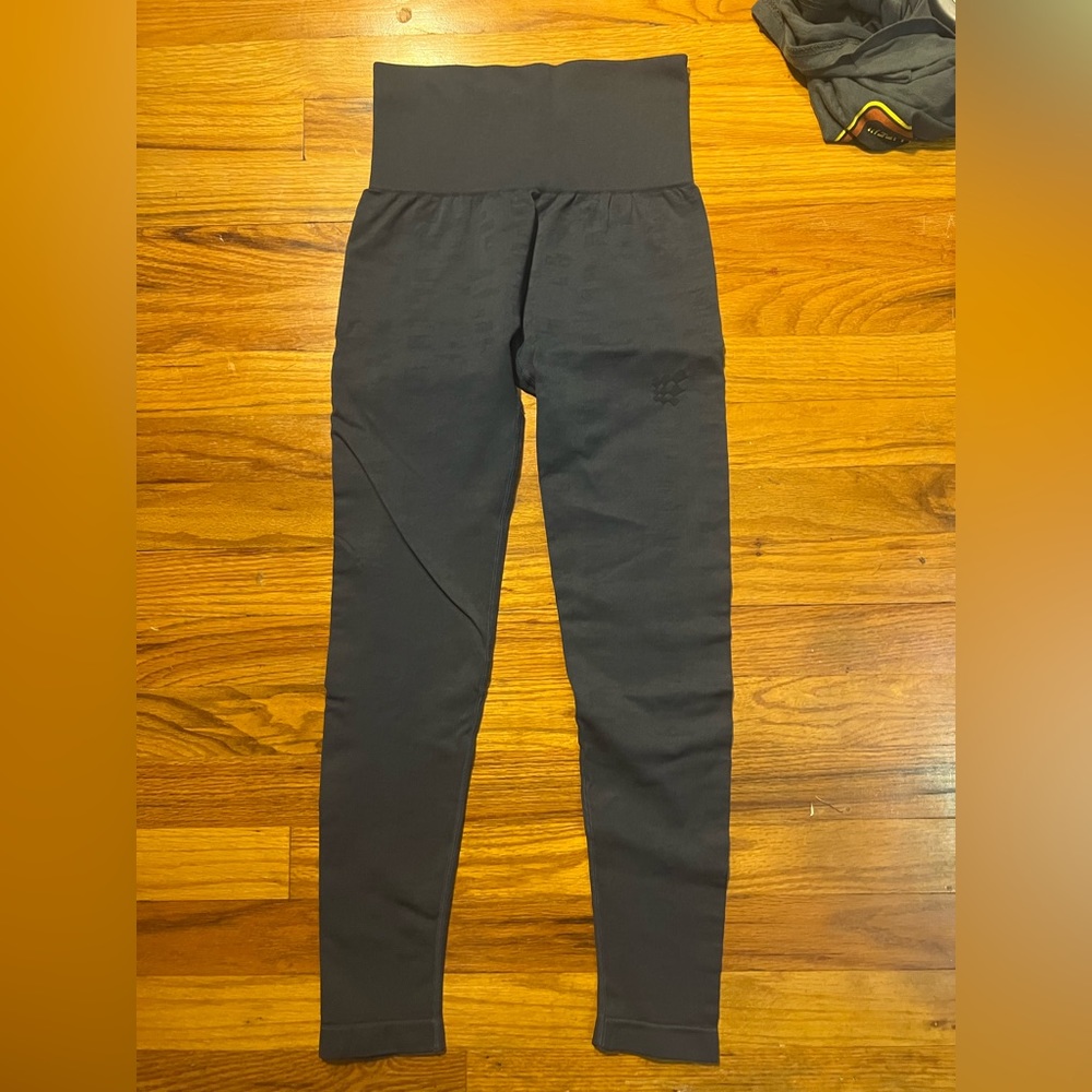 JED NORTH: navy blue seamless leggings